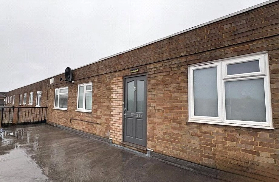 3 bedroom maisonette to rent - The Parade, Frimley, Camberley, Surrey, GU16 - Property View 1