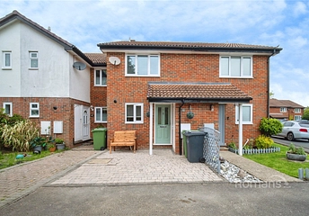 2 bedroom house to rent - Cheylesmore Drive, Frimley, Camberley, Surrey, GU16 - Property View 1