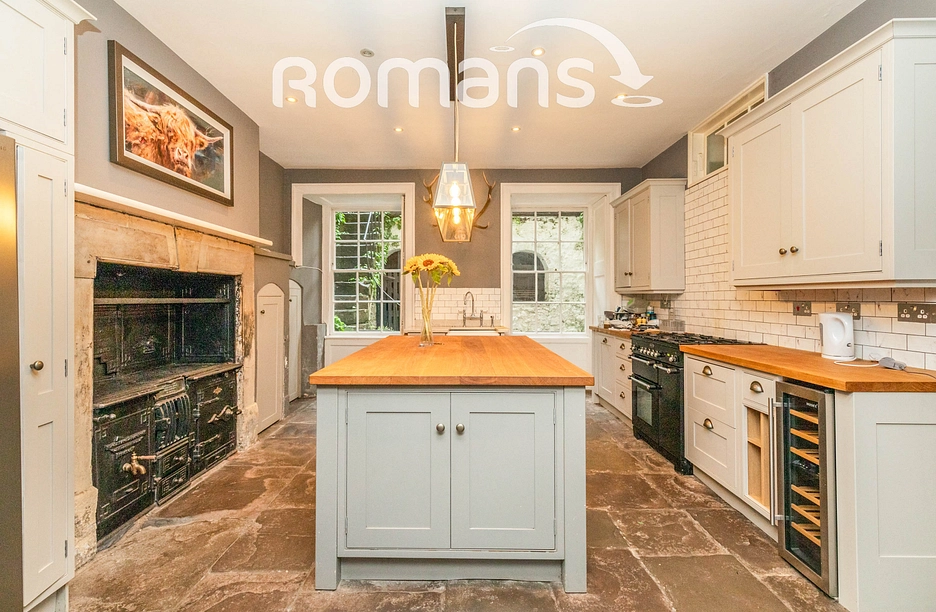 3 bedroom apartment to rent - Cornwallis Crescent, Bristol, Somerset, BS8 - Property View 1