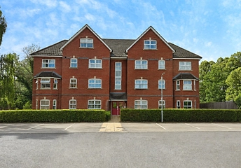 3 bedroom apartment for sale - St. Francis Close, Crowthorne, Berkshire, RG45 - Property View 1