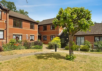 2 bedroom apartment for sale - Copenhagen Walk, Crowthorne, Berkshire, RG45 - Property View 1