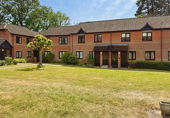 2 bedroom apartment for sale - Copenhagen Walk, Crowthorne, Berkshire, RG45 - Property View 1