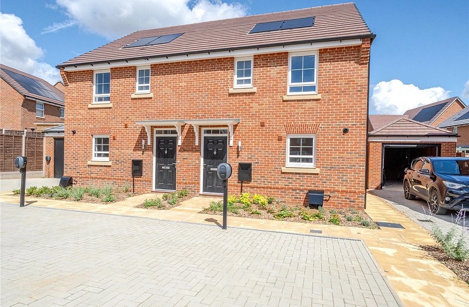 3 bedroom house to rent - Farrow Place, Finchwood Park, Wokingham, Windsor and Maidenhead, RG40 - Property View 1