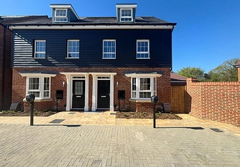 3 bedroom semi detached to rent - Farmers Road, Finchwood Park, Wokingham, Berkshire, RG40 - Property View 1