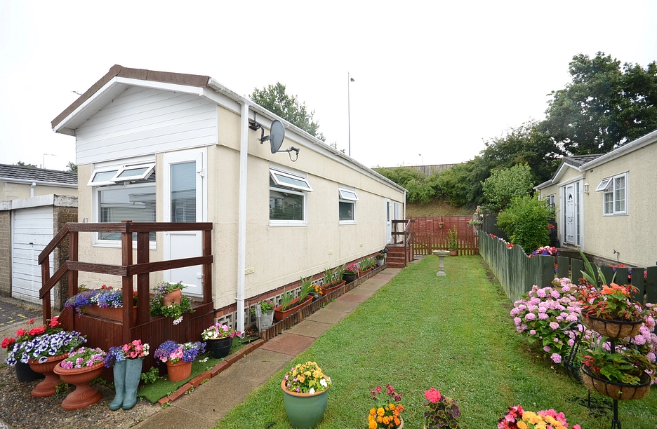 1 bedroom property to rent - Mere Oak Park, Three Mile Cross, Reading, RG7 - Property View 1