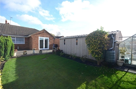 2 bedroom bungalow for sale - Beta Road, Farnborough, Hampshire, GU14 - Property View 2