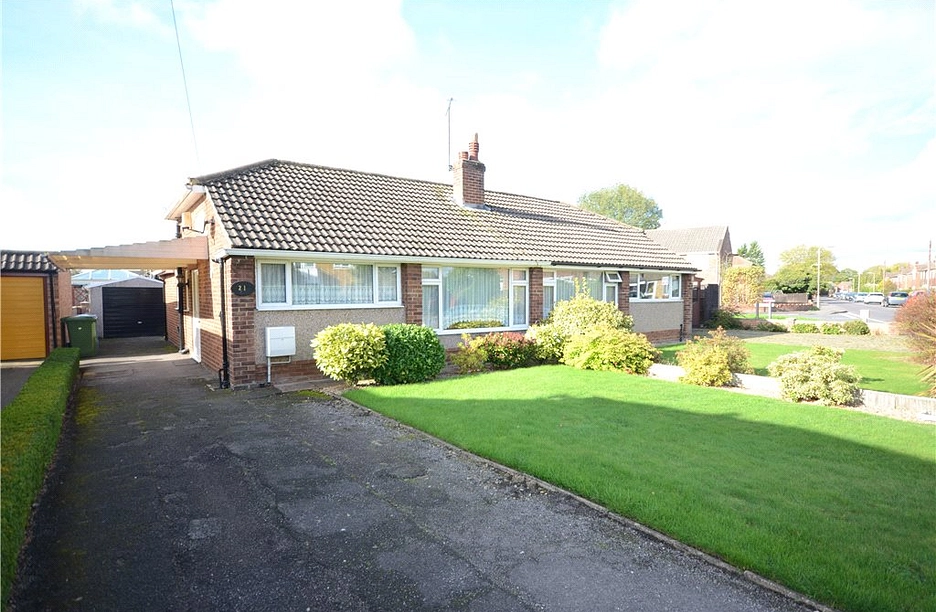 2 bedroom bungalow for sale - Beta Road, Farnborough, Hampshire, GU14 - Property View 1