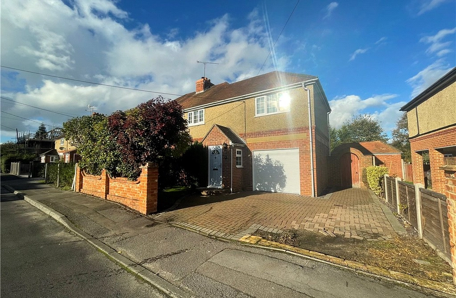 3 bedroom house for sale - Cold Harbour Lane, Farnborough, Hampshire, GU14 - Property View 1