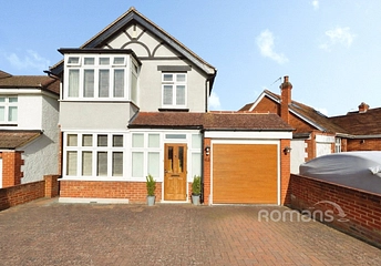 4 bedroom house for sale - Chingford Avenue, Farnborough, Hampshire, GU14 - Property View 1