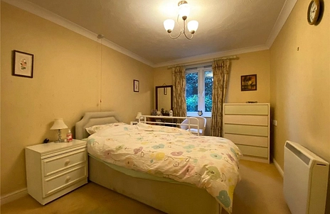 2 bedroom apartment for sale - Wilmot Court, Farnborough, GU14 - Property View 3