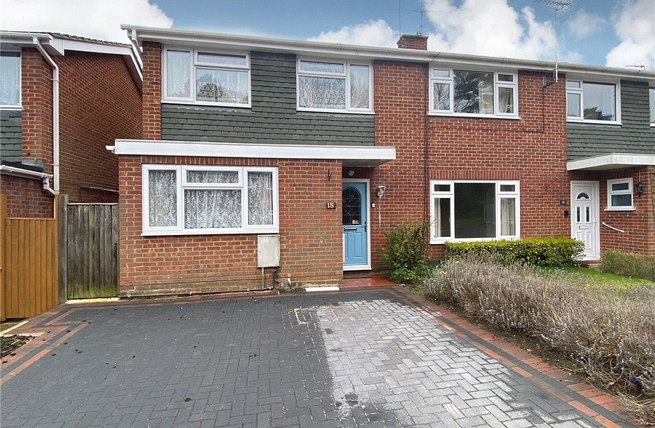 3 bedroom house for sale - Linstead Road, Farnborough, Hampshire, GU14 - Property View 1