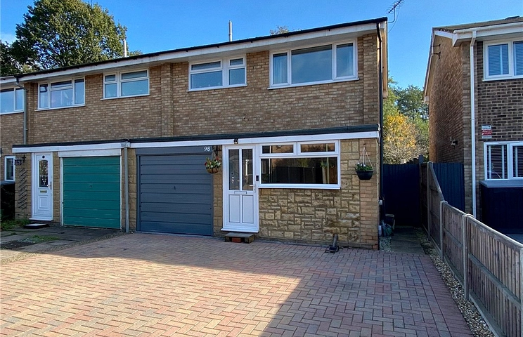 3 bedroom house for sale - Woburn Avenue, Farnborough, GU14