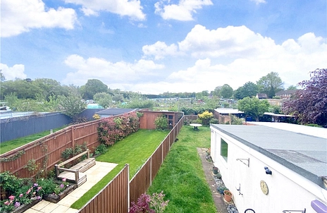 2 bedroom house for sale - South Street, Farnborough, Hampshire, GU14 - Property View 2