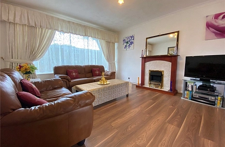 4 bedroom house for sale - Caswell Close, Farnborough, Hampshire, GU14 - Property View 3