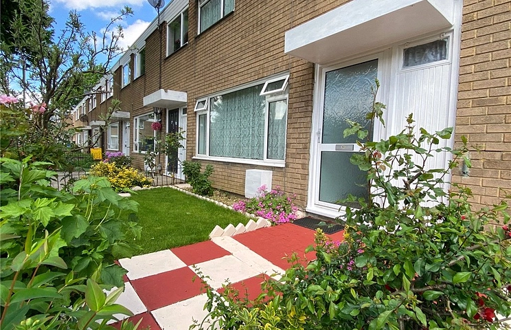 4 bedroom house for sale - Caswell Close, Farnborough, Hampshire, GU14