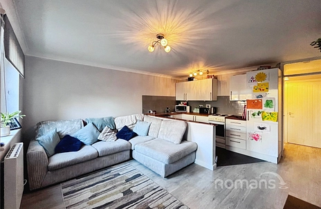 1 bedroom maisonette for sale - Vesey Close, Farnborough, Hampshire, GU14 - Property View 2