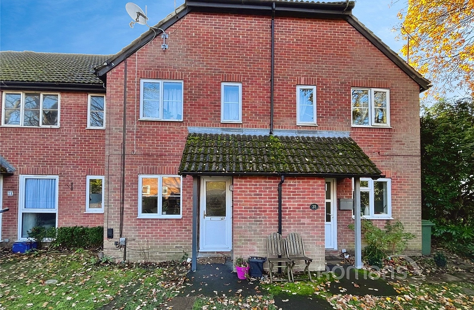 1 bedroom maisonette for sale - Vesey Close, Farnborough, Hampshire, GU14 - Property View 1