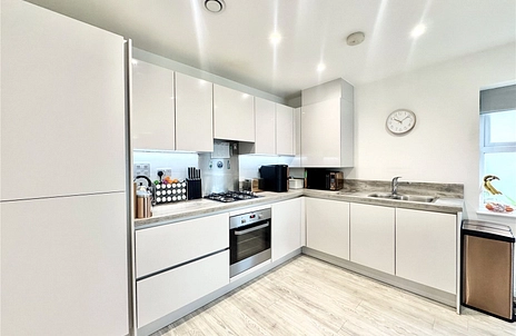 2 bedroom apartment for sale - Sopwith Drive, Farnborough, Hampshire, GU14 - Property View 3