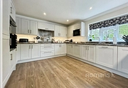 4 bedroom house for sale - Glebe Road, Farnborough, Hampshire, GU14 - Property View 2