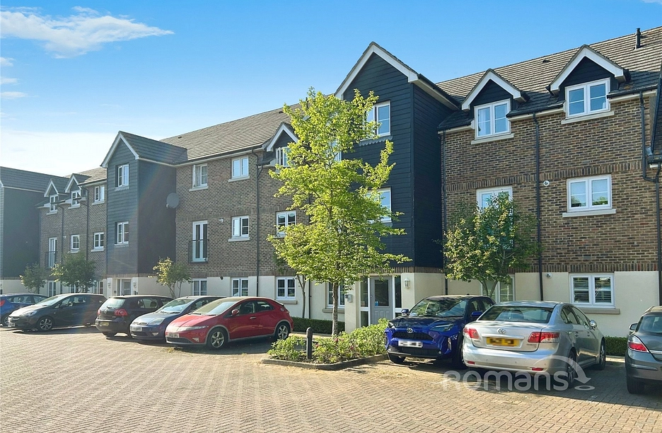 2 bedroom apartment for sale - Scholars Walk, Farnborough, Hampshire, GU14 - Property View 1