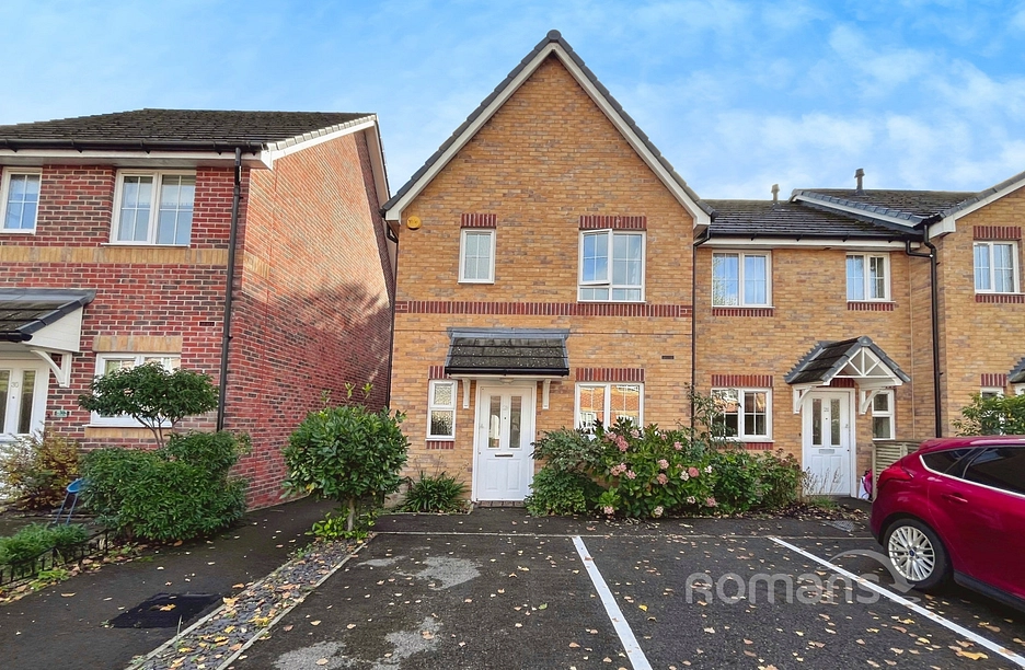 3 bedroom house for sale - Silver Birch Way, Farnborough, Hampshire, GU14 - Property View 1