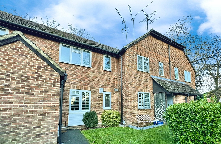1 bedroom maisonette for sale - Vesey Close, Farnborough, Hampshire, GU14 - Property View 1