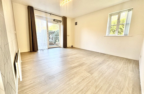 2 bedroom apartment for sale - Collingwood, Farnborough, Hampshire, GU14 - Property View 3