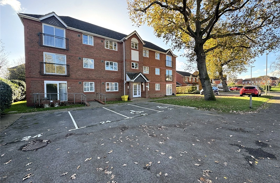 2 bedroom apartment for sale - Collingwood, Farnborough, Hampshire, GU14 - Property View 1