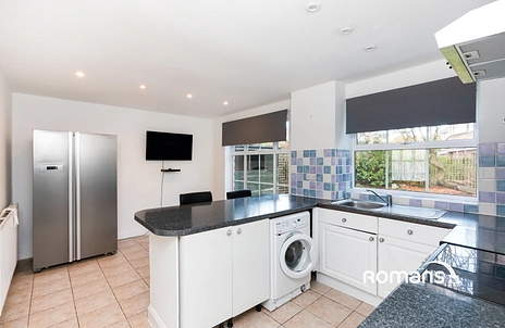 3 bedroom house to rent - Coniston Close, Farnborough, GU14 - Property View 3