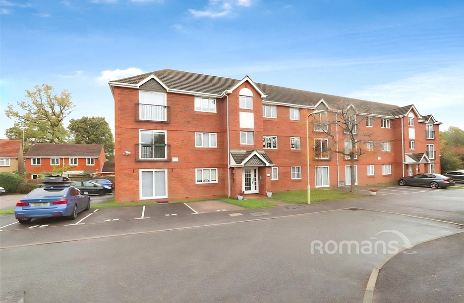 2 bedroom apartment to rent - Corfe Way, Farnborough, GU14 - Property View 1