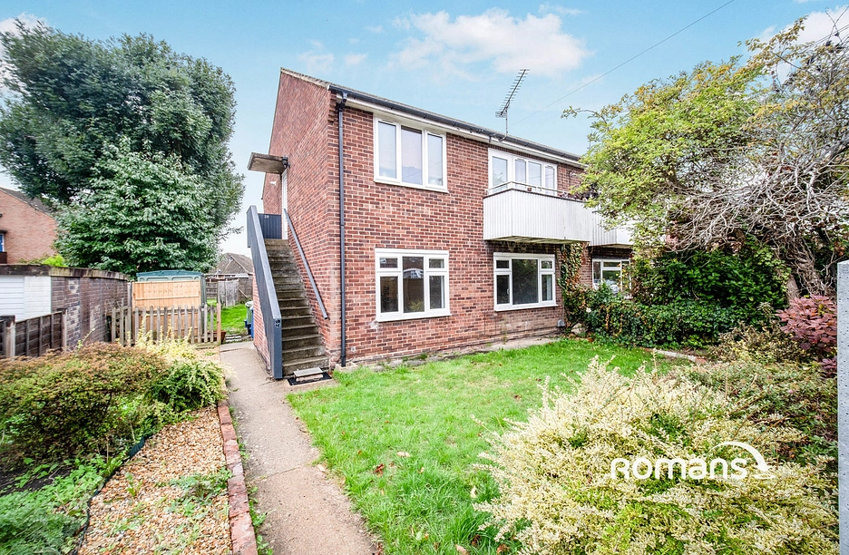 2 bedroom maisonette to rent - Beta Road, Farnborough, GU14 - Property View 1