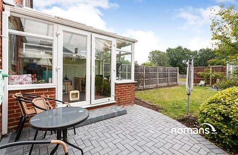 3 bedroom house to rent - Elles Close, Farnborough, GU14 - Property View 2