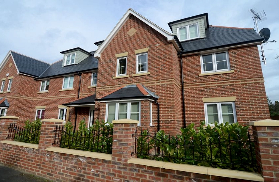 1 bedroom apartment to rent - Millstone Court, 93 Somerset Road, Farnborough, GU14 - Property View 1