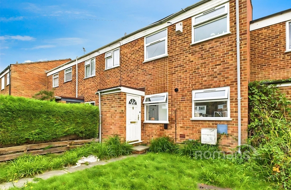 3 bedroom house to rent - Pinewood Park, Farnborough, Hampshire, GU14 - Property View 1