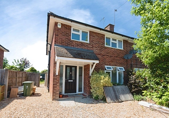 3 bedroom house to rent - Blunden Road, Farnborough, Hampshire, GU14 - Property View 1