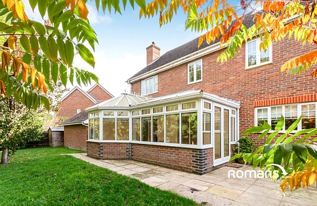 5 bedroom house for sale - Heckfield Drive, Fleet, Hampshire, GU51 - Property View 3