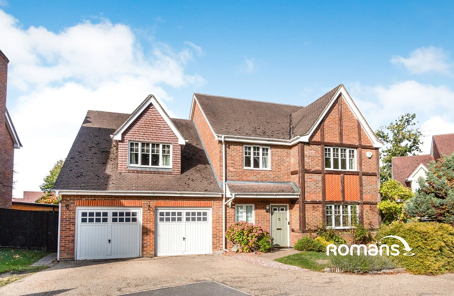 5 bedroom house for sale - Heckfield Drive, Fleet, Hampshire, GU51 - Property View 1