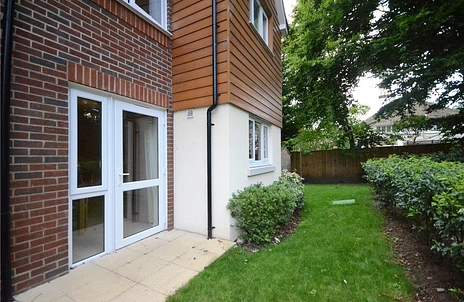 1 bedroom apartment for sale - Russell Lodge, Branksomewood Road, Fleet, GU51 - Property View 3