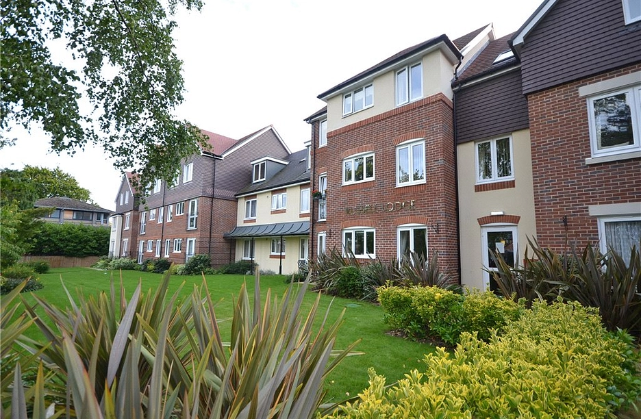 1 bedroom apartment for sale - Russell Lodge, Branksomewood Road, Fleet, GU51 - Property View 1