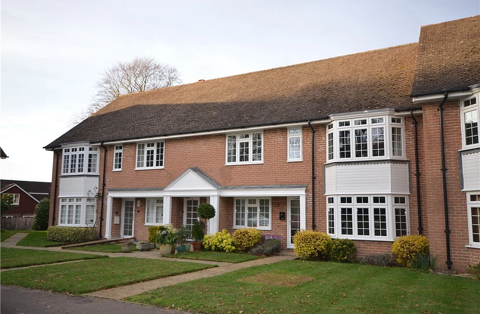 3 bedroom maisonette for sale - Heathfield Court, Fleet, Hampshire, GU51 - Property View 1