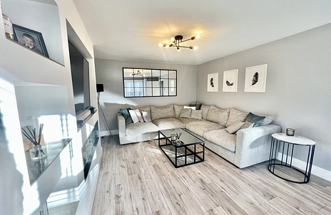 4 bedroom house for sale - Nugent Close, Church Crookham, Fleet, GU52 - Property View 3