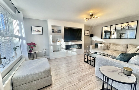 4 bedroom house for sale - Nugent Close, Church Crookham, Fleet, GU52 - Property View 2