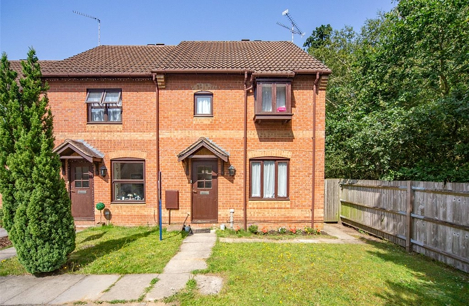 3 bedroom house for sale - Fallow Field, Fleet, Hampshire, GU51 - Property View 1