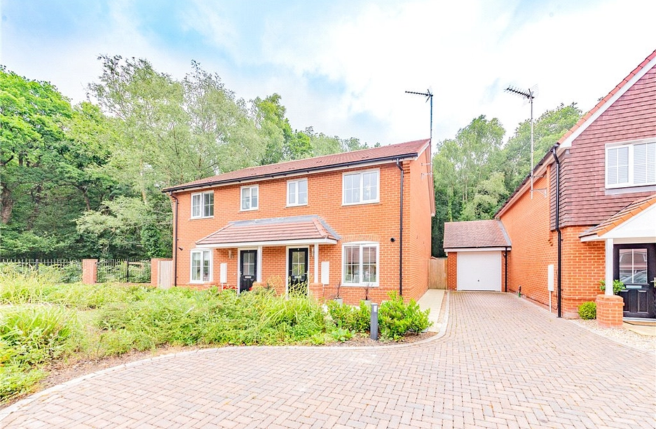 3 bedroom house for sale - Cavesson Close, Church Crookham, Fleet, Hampshire, GU52 - Property View 1