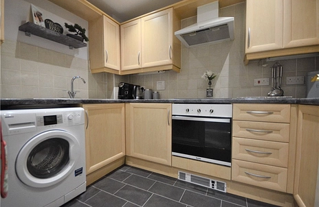 2 bedroom apartment for sale - The Coppice, Church Crookham, Fleet, GU52 - Property View 3