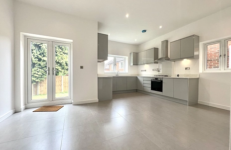 3 bedroom house for sale - Clarence Road, Fleet, GU51 - Property View 2