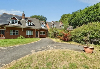 3 bedroom house for sale - Station Road, Winchfield, Hook, RG27 - Property View 1