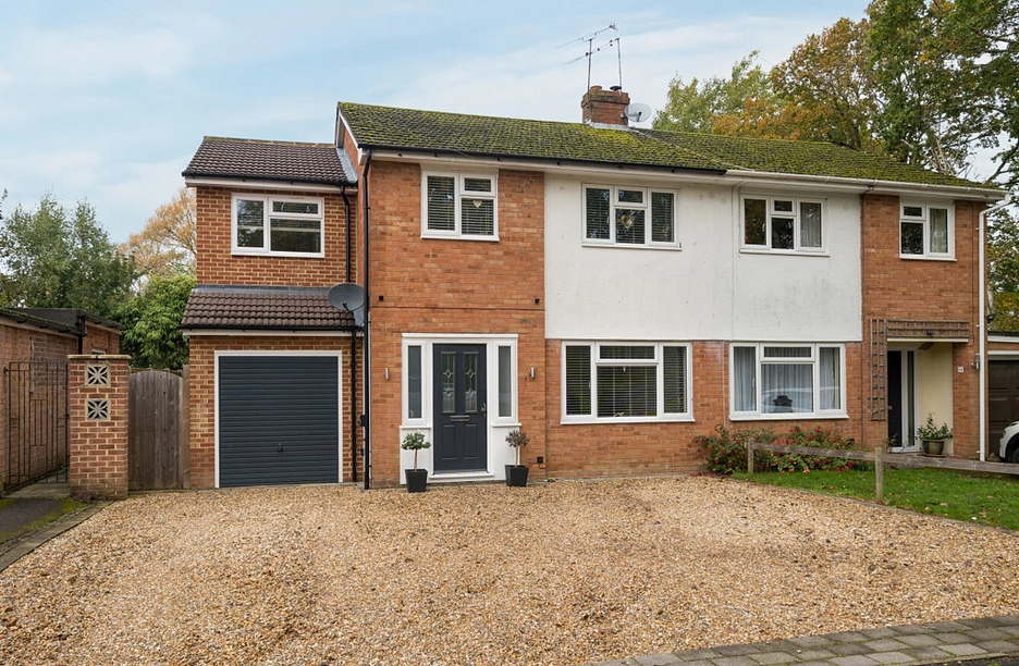 4 bedroom house for sale - Marlborough Close, Fleet, Hampshire, GU51 - Property View 1