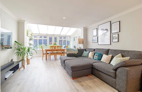 2 bedroom house for sale - Hatts Close, Hartley Wintney, Hook, RG27 - Property View 2