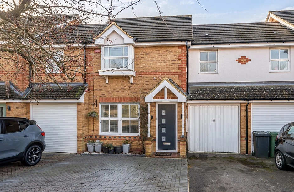 3 bedroom house for sale - Decouttere Close, Church Crookham, Fleet, GU52 - Property View 1